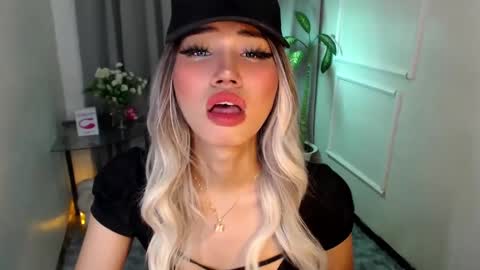 zelainalovetocum online show from February 20, 2:24 pm