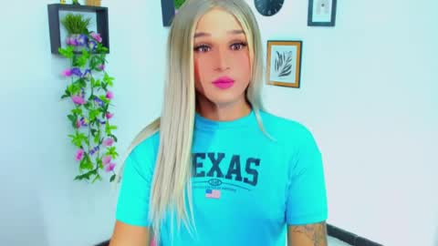 zoeschmmit online show from August 1, 12:22 am