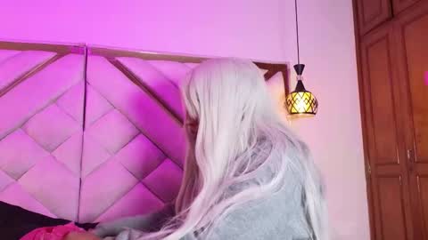 Zoe online show from March 17, 12:40 pm