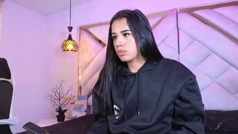 Zoe online show from March 31, 12:40 pm