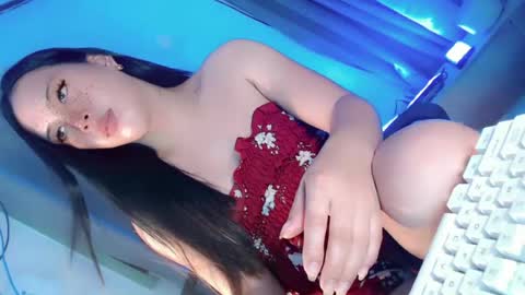 zoeyliciouss online show from July 28, 2:13 pm