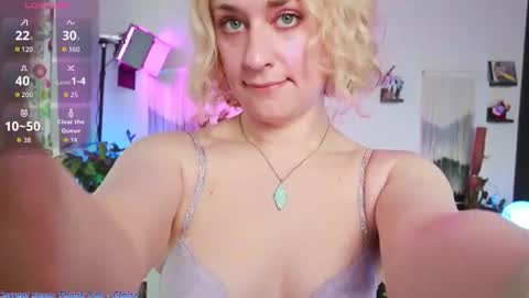 Zoey Ryan online show from March 7, 7:09 pm