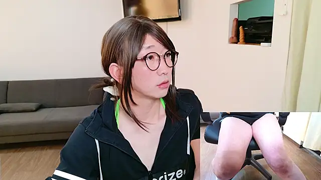 Snapshot of Kanae_sweet chatting on February 17, 12:43 am Kanae sweet online show from February 17, 12:43 am