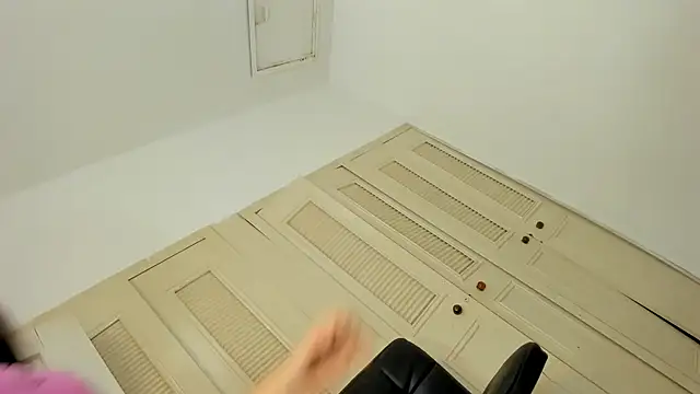 Snapshot of MissCarolinne chatting on January 11, 1:16 am MissCarolinne online show from January 11, 1:16 am