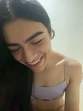 Snapshot of valendoll chatting on January 27, 2:10 am valendoll online show from January 27, 2:10 am