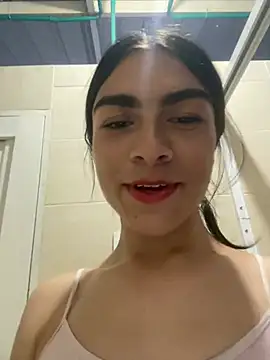 Snapshot of valendoll chatting on February 5, 11:17 pm valendoll online show from February 5, 11:17 pm