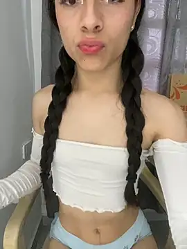 Snapshot of valendoll chatting on February 27, 10:09 pm valendoll online show from February 27, 10:09 pm