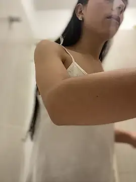 Snapshot of valendoll chatting on October 23, 10:58 pm valendoll online show from October 23, 10:58 pm