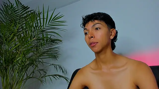 xhenisa  online show from July 30, 1:37 am