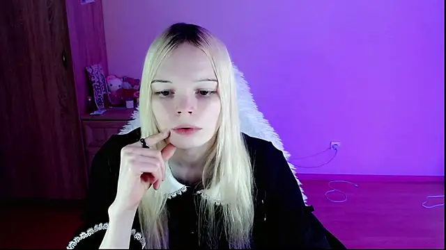 Emily Nyaffee online show from January 25, 9:46 pm