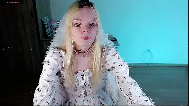 Emily Nyaffee online show from February 8, 11:13 pm