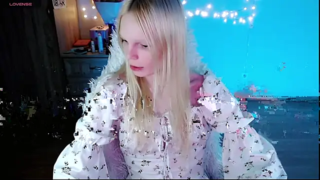 Emily Nyaffee online show from March 22, 7:42 pm