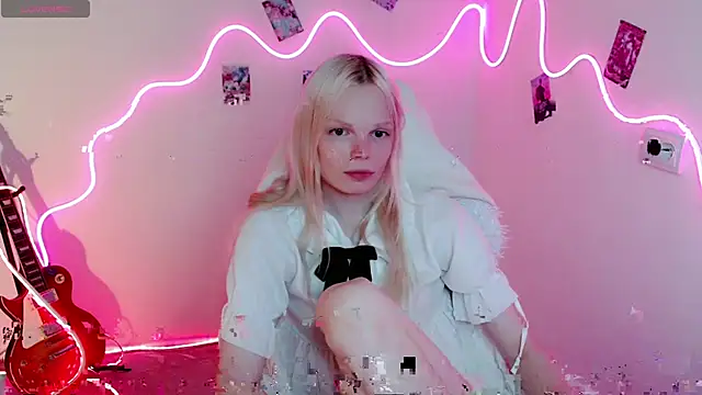 Emily Nyaffee online show from September 23, 8:26 pm