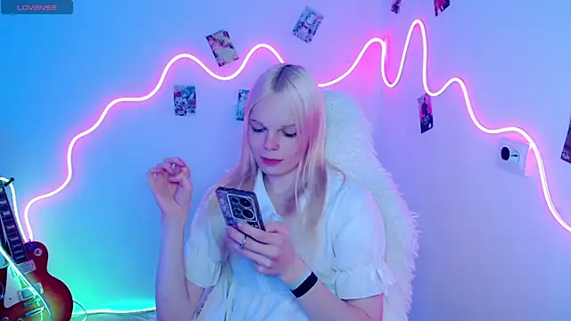 Emily Nyaffee online show from October 19, 5:05 pm