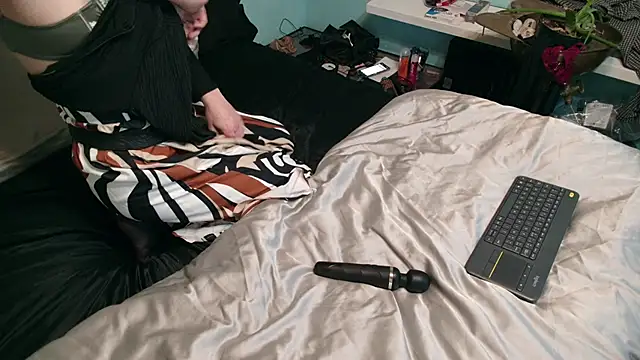 Prxscillia Tx online show from October 30, 4:50 pm