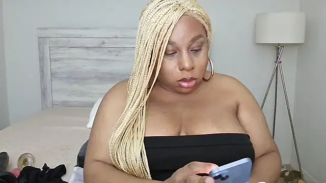 Carmen Cream online show from November 13, 5:49 am