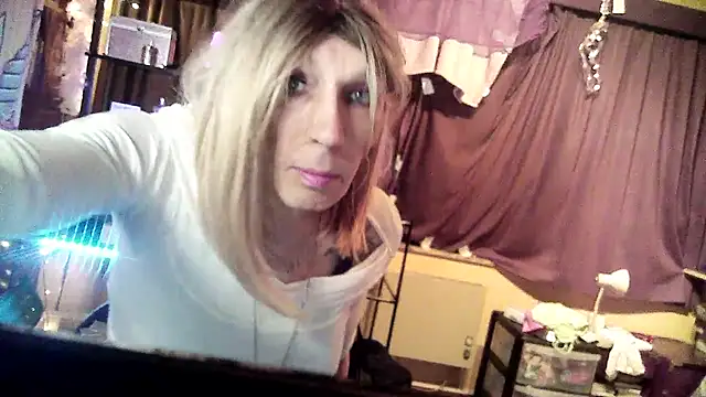 Ombeline1 online show from March 15, 7:14 pm