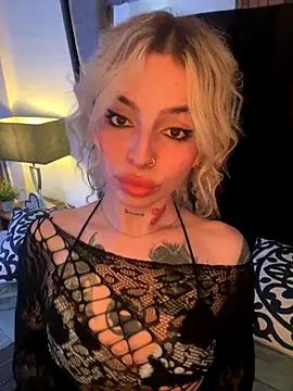 Snapshot of Bonnie_vega chatting on October 19, 6:33 pm Bonnie vega online show from October 19, 6:33 pm