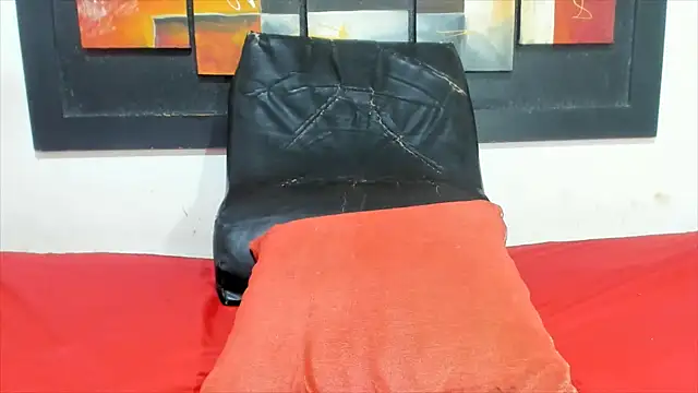 Snapshot of cataleyabigdickk chatting on October 14, 2:01 am cataleyabigdickk online show from October 14, 2:01 am