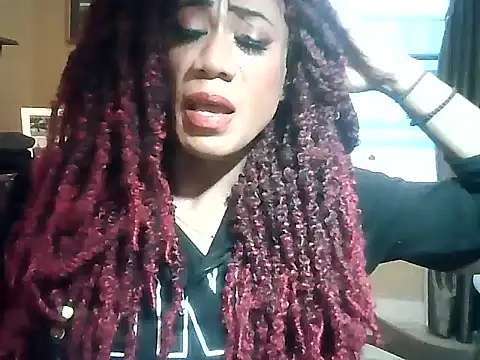 Snapshot of CaramelDipper chatting on December 14, 8:52 pm CaramelDipper online show from December 14, 8:52 pm