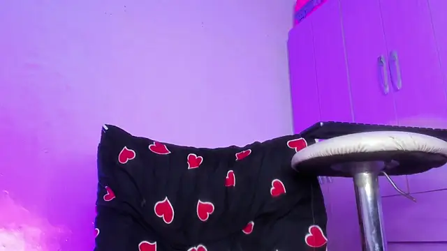 Kendall Hotsexy x online show from July 9, 5:00 am