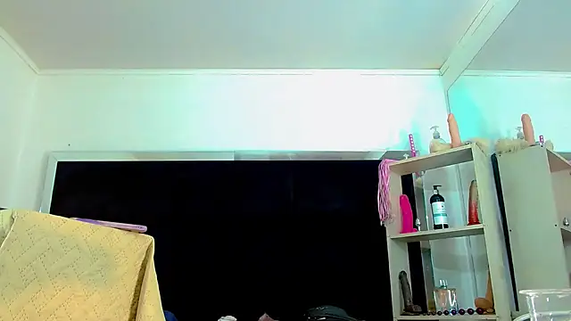 PriscilaRainbow online show from September 15, 9:52 pm