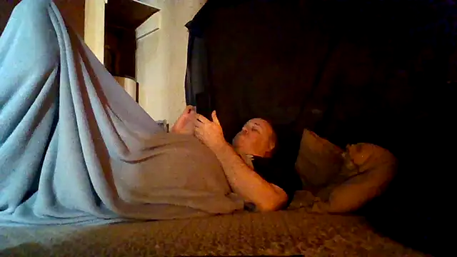 Nightshade7712 online show from December 5, 7:20 pm