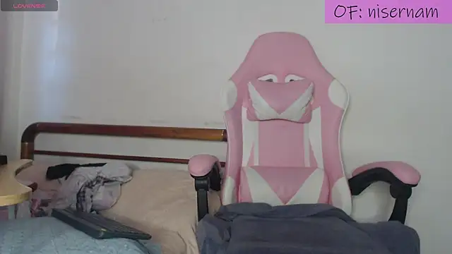 Snapshot of nicolle_paradise_ chatting on October 13, 9:26 pm nicolle paradise online show from October 13, 9:26 pm