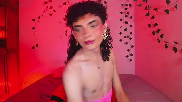 Snapshot of lucianromero chatting on September 8, 5:22 pm lucianromero online show from September 8, 5:22 pm