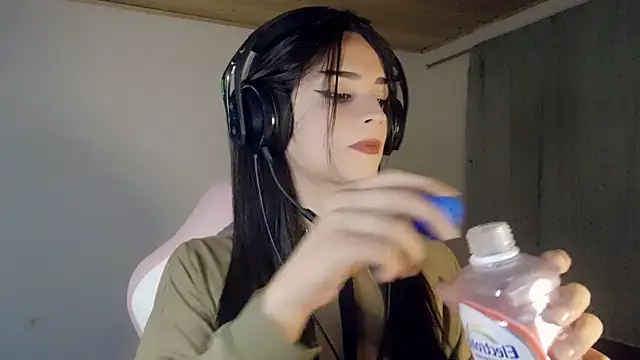 Dollbehavior  online show from January 8, 4:27 am