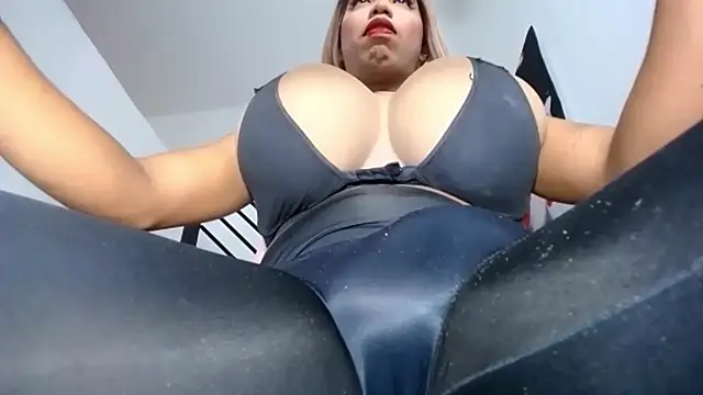 valentinabigcock23 online show from November 11, 12:18 pm