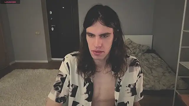 mollymila online show from April 13, 1:26 pm