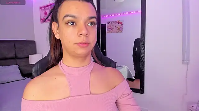 Megan Miles02 online show from December 13, 8:04 pm