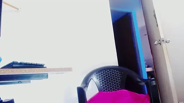 taniabigxx online show from August 1, 7:04 pm