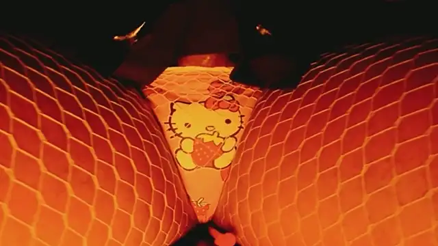 TS MILK online show from February 10, 5:09 pm