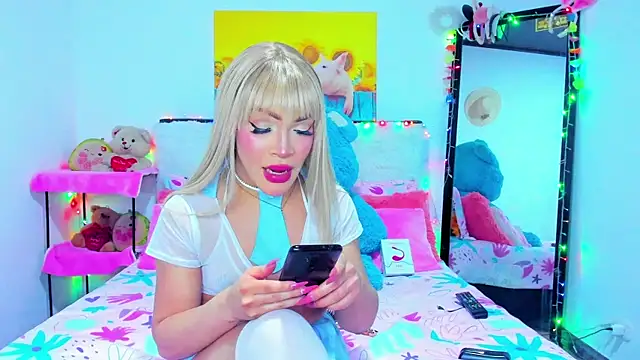 Snapshot of Candy_Candy__ chatting on October 10, 12:33 am Candy Candy online show from October 10, 12:33 am