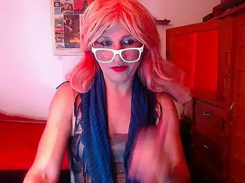 Snapshot of LorenJade chatting on October 14, 7:42 am LorenJade online show from October 14, 7:42 am
