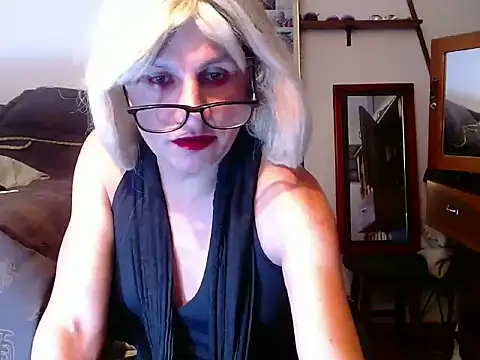 LorenJade online show from June 18, 9:36 am