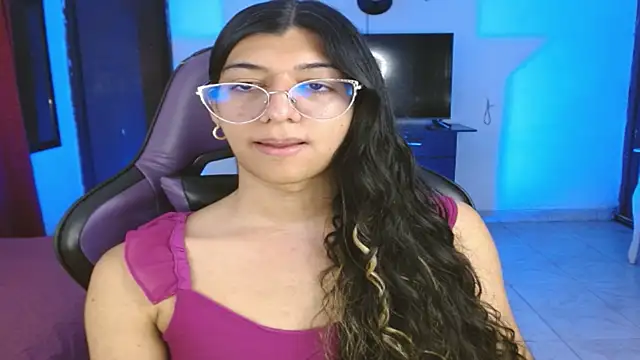 engielphoenis14 online show from March 6, 11:54 pm