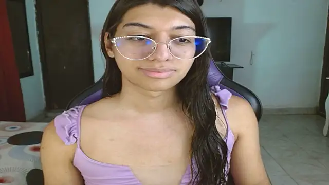 engielphoenis14 online show from April 12, 11:08 pm