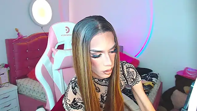 camila hootie online show from January 11, 9:10 pm