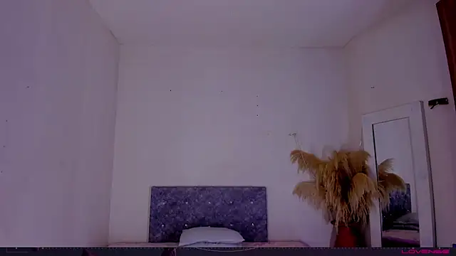 Snapshot of carolinemiller7 chatting on October 11, 6:16 am carolinemiller7 online show from October 11, 6:16 am