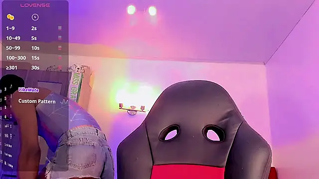 naomy  xx online show from July 12, 3:32 am