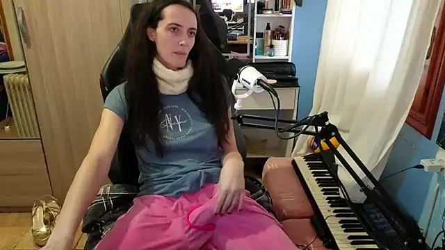 MemiKouki online show from December 21, 4:02 pm