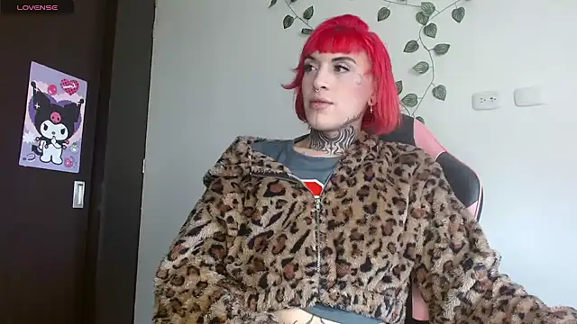 charlotbelucci  online show from April 7, 5:14 pm