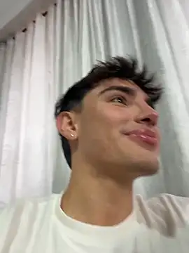 KittySkirtt1 online show from March 4, 10:47 pm