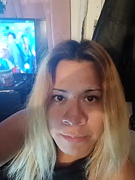 allissonw13 online show from January 28, 1:05 pm