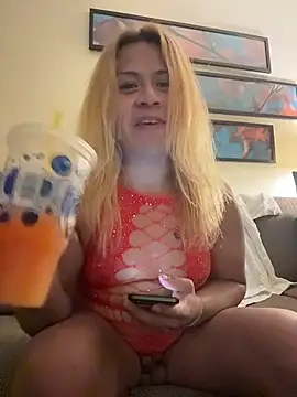 allissonw13 online show from November 27, 5:10 am