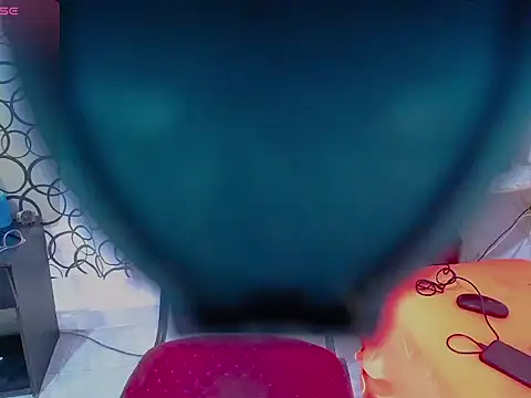 AntonetteBigCock online show from January 7, 6:00 pm