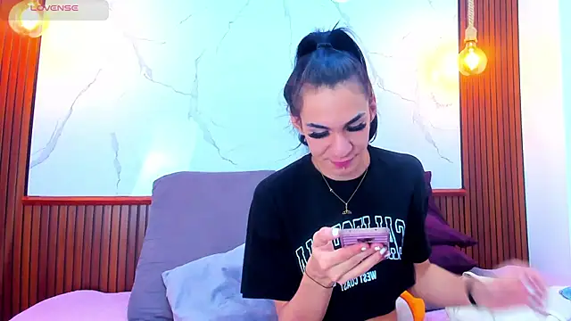 Mia thompson 19 online show from November 14, 5:43 pm